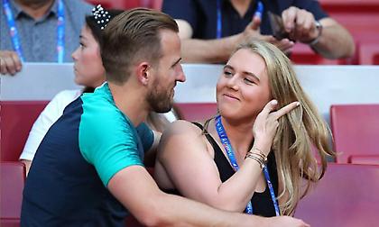 Πλησιάζει το «μπαμ»: Στο Μόναχο για να ψάξει σπίτι η σύζυγος του Κέιν