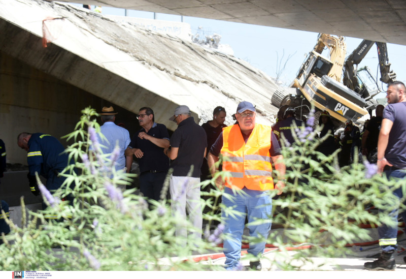 Πάτρα: Τουλάχιστον δύο νεκροί από την πτώση γέφυρας
