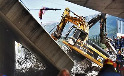 Η ανακοίνωση της κατασκευαστικής για τη γέφυρα: «Στο χώρο βρέθηκαν άτομα μη έχοντα εργασία»