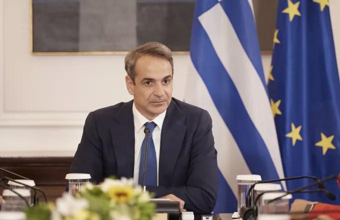 Στο Συντονιστικό Κέντρο Επιχειρήσεων για τη φωτιά στη Ρόδο