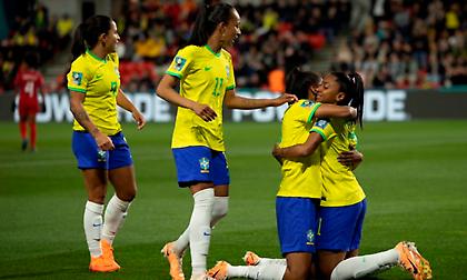 Χόρεψε «σάμπα» τον Παναμά με τεσσάρα η Βραζιλία!