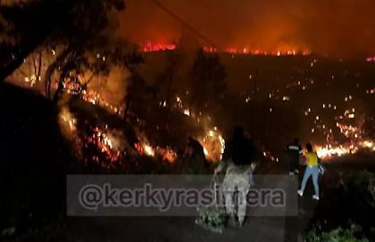 Μάχη με τις φλόγες σε Αίγιο, Κέρκυρα, Κάρυστο, Ρόδο και Υλίκη - Εκκενώθηκαν περιοχές