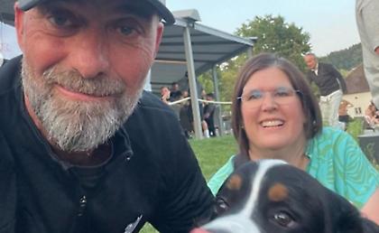 Επικός Κλοπ, έβγαλε selfie με θαυμάστρια και τον σκύλο της