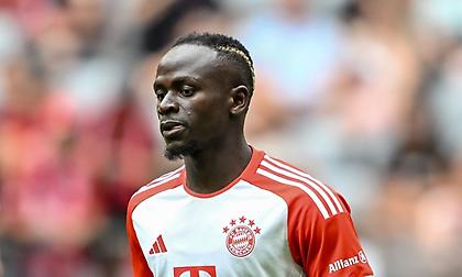 Έξαλλος με Γερμανούς δημοσιογράφους ο Μανέ: «Με 'σκοτώνετε' κάθε μέρα και θέλετε και να σας μιλήσω»