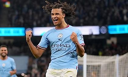 Ανανεώνει ο Άκε με γενναία αύξηση από τη Μάντσεστερ Σίτι