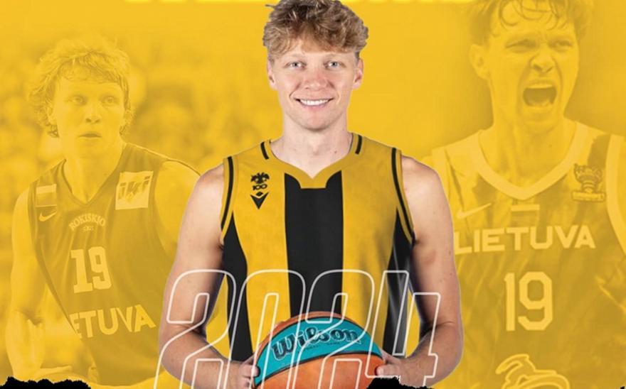 Κουζμίνσκας: «Πολύ χαρούμενος που έρχομαι σε μια ιστορική ομάδα όπως η ΑΕΚ»