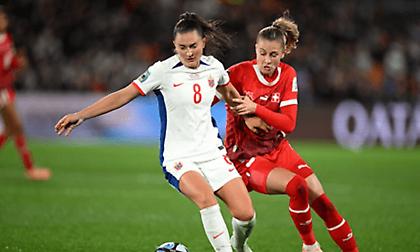 «Έβρεξε» φάσεις αλλά όχι γκολ για Ελβετία και Νορβηγία