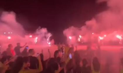 Τρέλα στην Αίγινα με την κούπα του πρωταθλήματος της ΑΕΚ