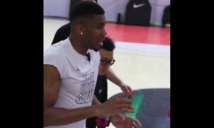 Ο Γιάννης διδάσκει τα μυστικά του μπάσκετ σε παιδιά: «Δεν έχετε να αποδείξετε τίποτα σε κανέναν»