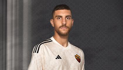 Η Ρόμα παρουσίασε την εκτός έδρας φανέλα της για τη νέα σεζόν