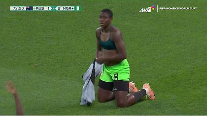 Παίκτρια της Νιγηρίας σκόραρε στο Μουντιάλ Γυναικών και έβγαλε τη φανέλα της