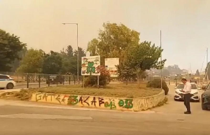 Νέα Αγχίαλος: Εγκαταλείπουν το χωριό ενώ χτυπάνε καμπάνες