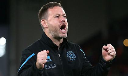 Μάικλ Μπιλ: «Ξέραμε ότι είναι καλή ομάδα ο Ολυμπιακός - Θέλουμε φιλικά που να μας δυσκολεύουν»