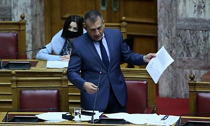 Ο Βρούτσης νέος επικεφαλής αθλητισμού-Παραιτήθηκε ο Μηταράκης και τη θέση του πήρε ο Οικονόμου