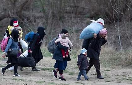Μέλη διεθνούς οργάνωσης και ΜΚΟ «περνούσαν» μετανάστες από τη Λέσβο: Ξεσκεπάστηκαν δύο μεγάλα δίκτυα