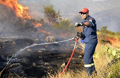 Υψηλός κίνδυνος πυρκαγιάς και αύριο - Ποιες περιοχές βρίσκονται στο «πορτοκαλί»