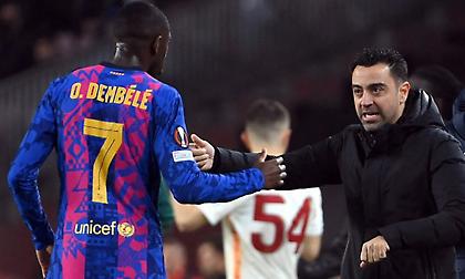 Τσάβι: «Είναι χαρούμενος εδώ ο Ντεμπελέ, αλλά θα δούμε τι θα γίνει»