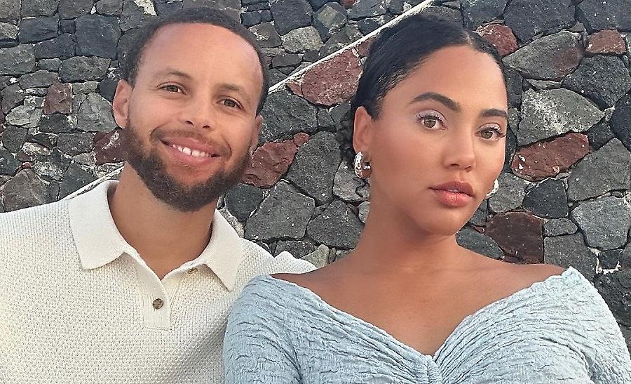 Επέτειο γάμου στη Σαντορίνη για τον Κάρι και τη γυναίκα του