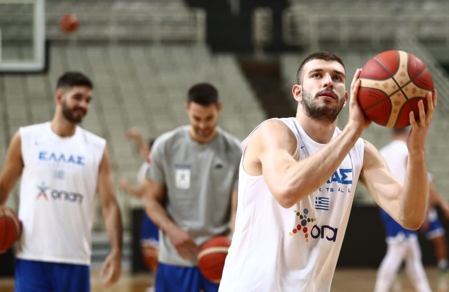 Ρογκαβόπουλος: «Η Εθνική έχει ταλέντο και σουτ»