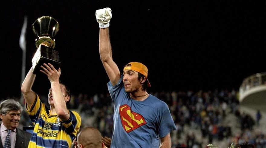 Grazie grande Gigi Buffon: Ο «αγέραστος» Superman κρέμασε την… μπέρτα του!