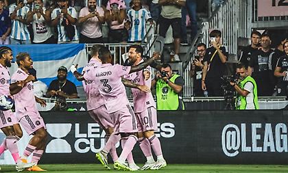 Υποδέχθηκε τον Άλμπα στην Ίντερ Μαϊάμι με «ντοπιέτα» ο Μέσι