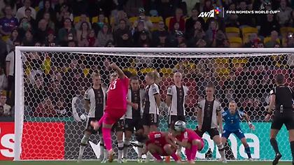 Κομπίνα για κλάματα: Πήγε για γκολ και βρήκε... κεφάλι συμπαίκτριας η Παρκ