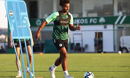 Παναθηναϊκός: Η πρώτη του Μπράουν με χαμόγελα και το... καθιερωμένο φατούρο!