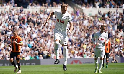 Ποστέκογλου: «Θα συνεχίσω να χρησιμοποιώ τον Κέιν, παραμένει αφοσιωμένος στην ομάδα»