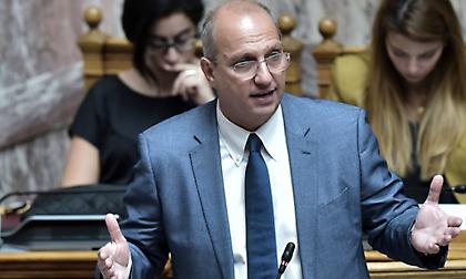 Οικονόμου: «Απαράδεκτο να πασάρονται οι εντολές από τον ένα στον άλλον - Εύκολος δρόμος η παραίτηση»