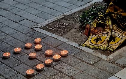 Κεριά και ένα κασκόλ της ΑΕΚ για τον αδικοχαμένο φίλο της ομάδας