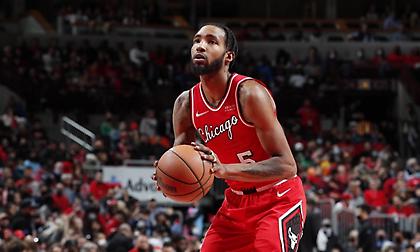 Στους Μάβερικς ο Ντέρικ Τζόουνς