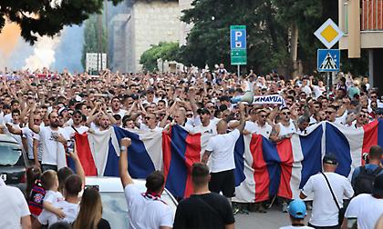 ΠΑΟΚ: Χιλιάδες φίλοι της Χάιντουκ Σπλιτ πήγαν με πορεία προς το γήπεδο