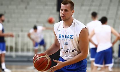 Αγραβάνης για Ιτούδη: «Σταμάτα τα ψέματα, πες για τις βρισιές σου στα σέρβικα»