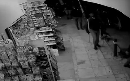 Οπλισμένοι και ανενόχλητοι οι χούλιγκαν διέσχισαν τη Νέα Φιλαδέλφεια