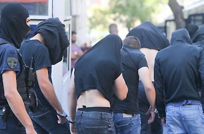 Βαρύ κατηγορητήριο για τους 105 συλληφθέντες χούλιγκαν-Ποια η υπερασπιστική τους γραμμή