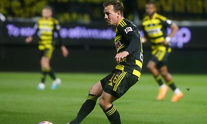 Αγωνία στον Άρη: Πρόβλημα τραυματισμού στη γάμπα για τον Νταρίντα