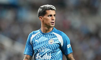 Επανεκκίνησε τις διαπραγματεύσεις με Μάντσεστερ Σίτι για χάρη του Κανσέλο η Μπαρτσελόνα