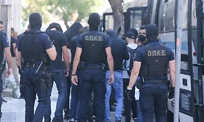 Νέα Φιλαδέλφεια: Προφυλακιστέοι οι πρώτοι 24 κατηγορούμενοι του τρίτου γκρουπ συλληφθέντων