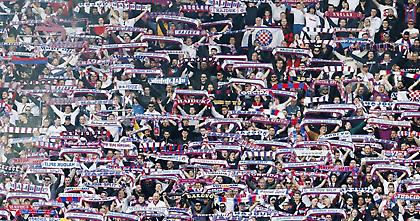 Μηνύματα… στήριξης από τους οπαδούς της Χάιντουκ στους συλληφθέντες οργανωμένους της Ντινάμο