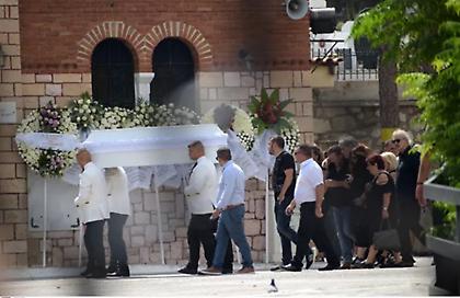 Ανείπωτη θλίψη στην κηδεία του 11χρονου γιου του ηθοποιού Οδυσσέα Σταμούλη