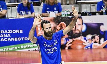 Συγκίνηση στο «αντίο» του Ντατόμε στην Ιταλία