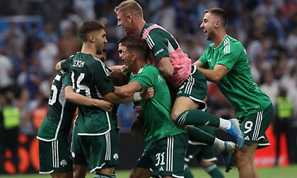 Παναθηναϊκή βραδιά στο «Ελευθέριος Βενιζέλος» - Η άφιξη της αποστολής και του Αράο