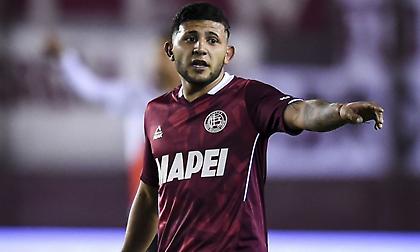 Ταξιδεύει στην Ελλάδα για να υπογράψει στον Παναιτωλικό ο Φακούντο Πέρες