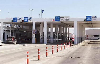 Συνελήφθη αλλοδαπός που προσπαθούσε να φύγει από τη χώρα με κλεμμένο πολυτελές ΙΧ