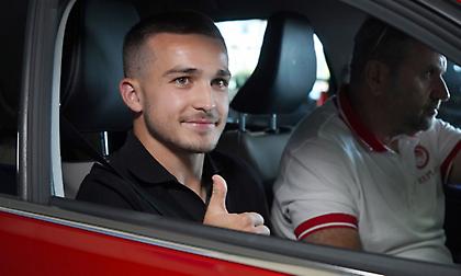 Έφτασε ο Μπρίνιτς για τον Ολυμπιακό - Οι πρώτες του δηλώσεις