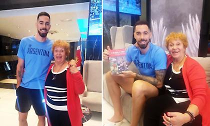 Η γιαγιά του Βιλντόσα ταξίδεψε 22 ώρες με λεωφορείο για να τον δει να παίζει!