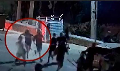 Νέα Φιλαδέλφεια: Ταυτοποιήθηκαν και αναζητούνται τουλάχιστον τέσσερα άτομα δίπλα στον Μιχάλη