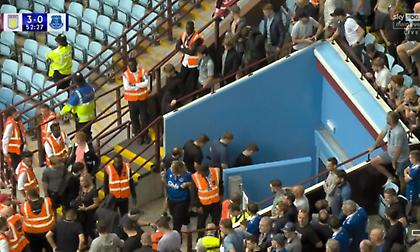 Η αποκαρδιωτική εμφάνιση της Έβερτον «ανάγκασε» τους οπαδούς της να αποχωρήσουν από το 53ο λεπτό!