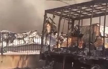 Πύρινη κόλαση στον Ασπρόπυργο: Εκρήξεις σε εργοστάσιο που έχει παραδοθεί στις φλόγες