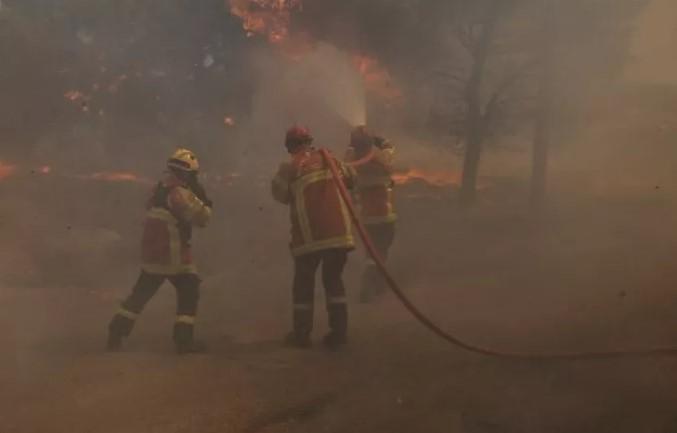 Ροδόπη: Αναζωπύρωση στα μέτωπα της φωτιάς